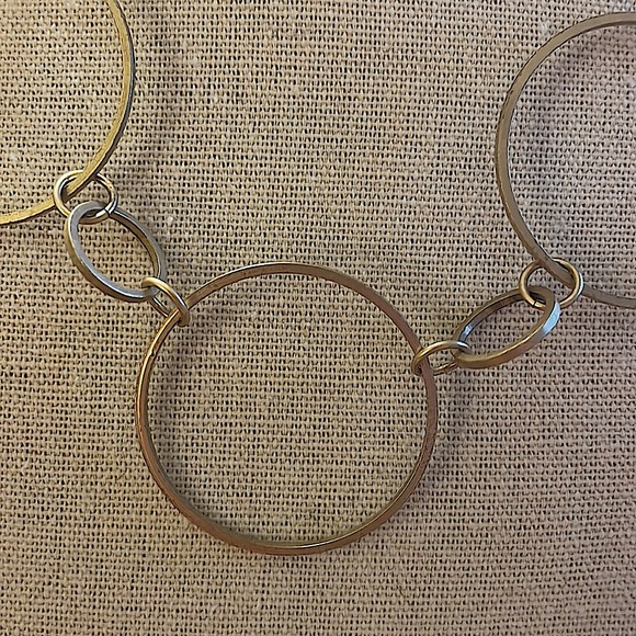 Beautiful circle link necklace in burnished gold color. - Picture 9 of 9
